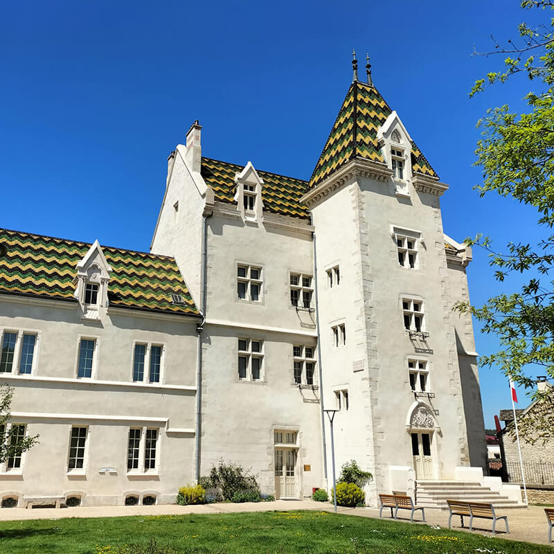 les-faiences-de-sandrine-place-de-hotel-de-ville-meursault-cote-d-or